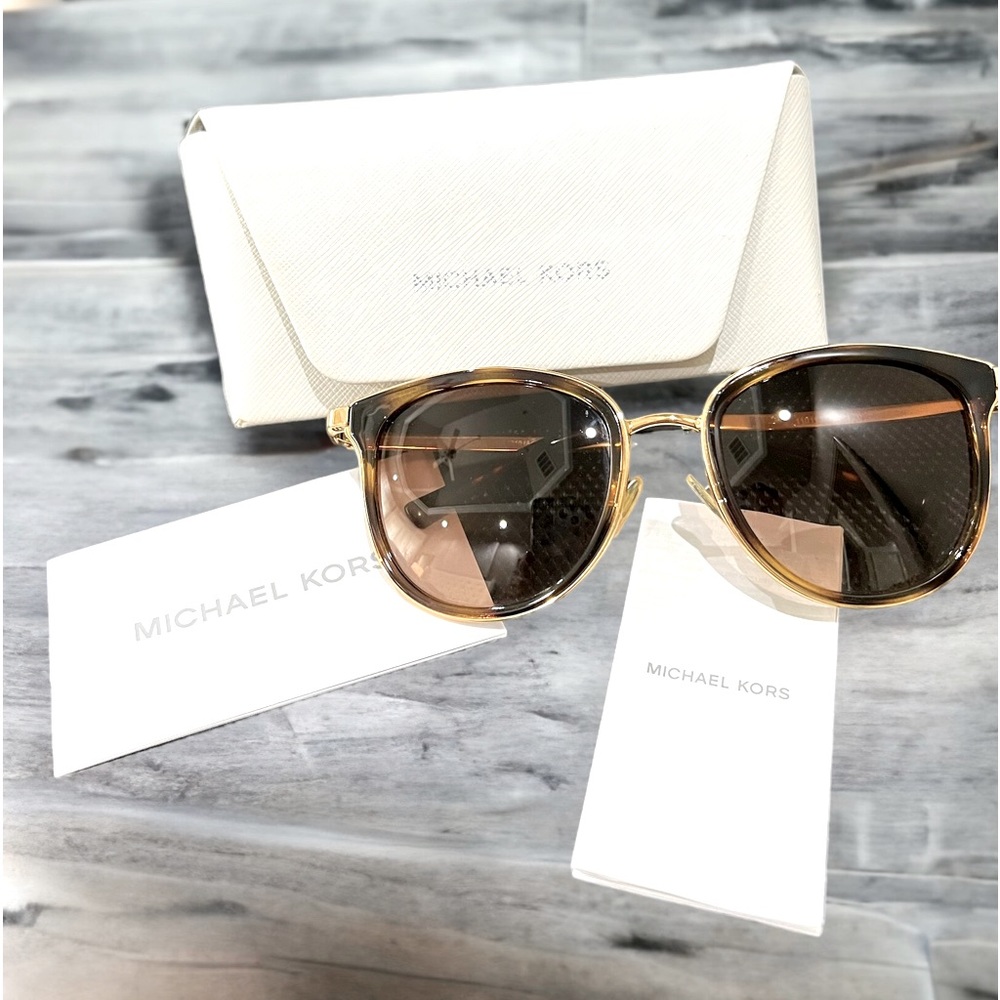 MICHAEL KORS
Michael Kors MK1010 110113 ADRIANNA I Sunglasses